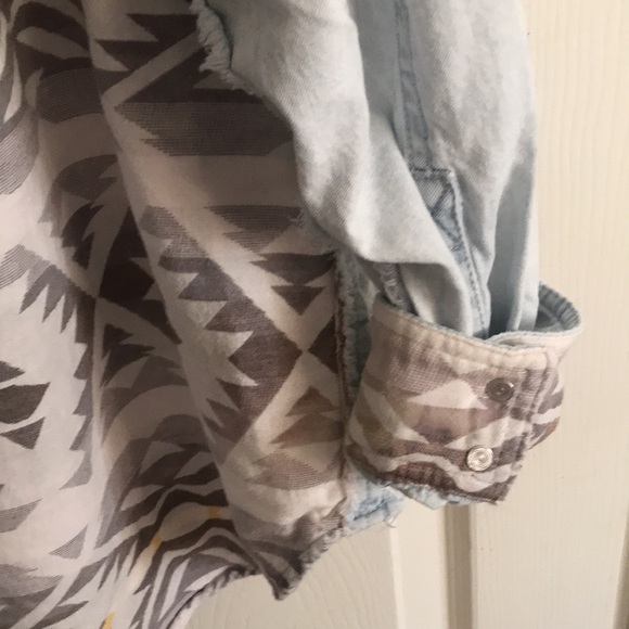 WE THE FREE blue Jean button up - Picture 5 of 5